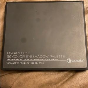 Bh cosmetics 99 color eyeshadow palette